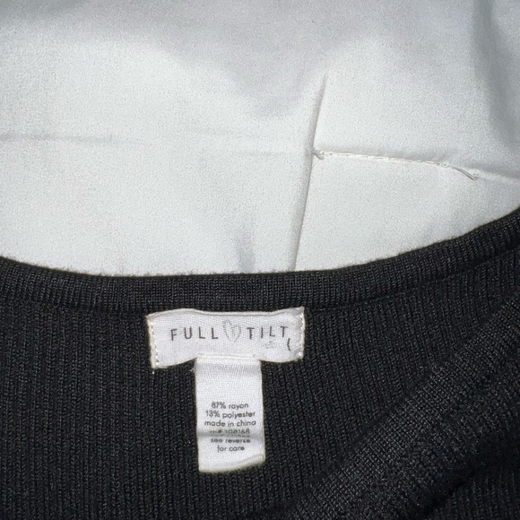 full tilt thicker knit like top NWOT - Picture 3 of 4